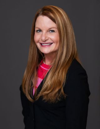 Annie Eck, VP of Commercial Banking Professional Headshot 